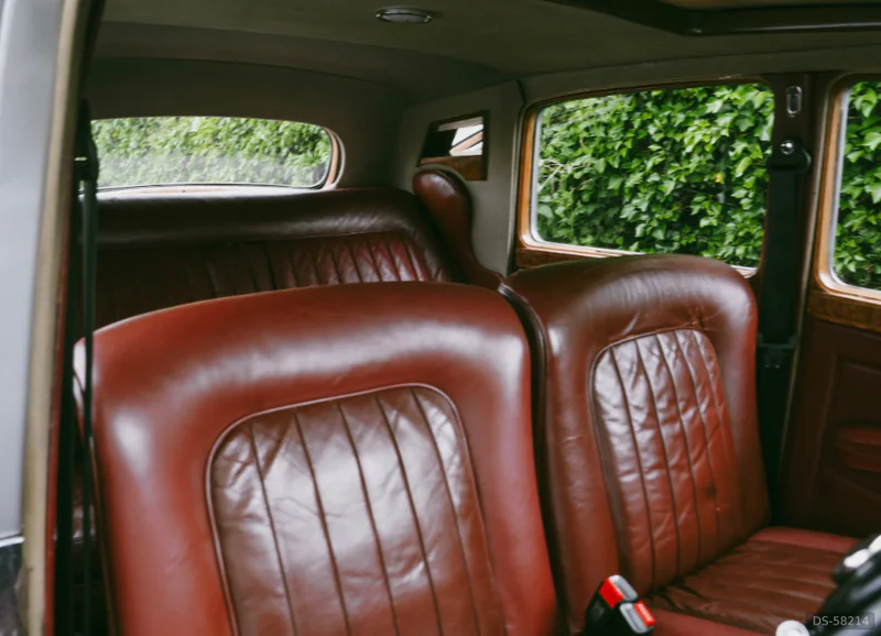 1954 Rolls-Royce Silver Dawn in Northampton 5