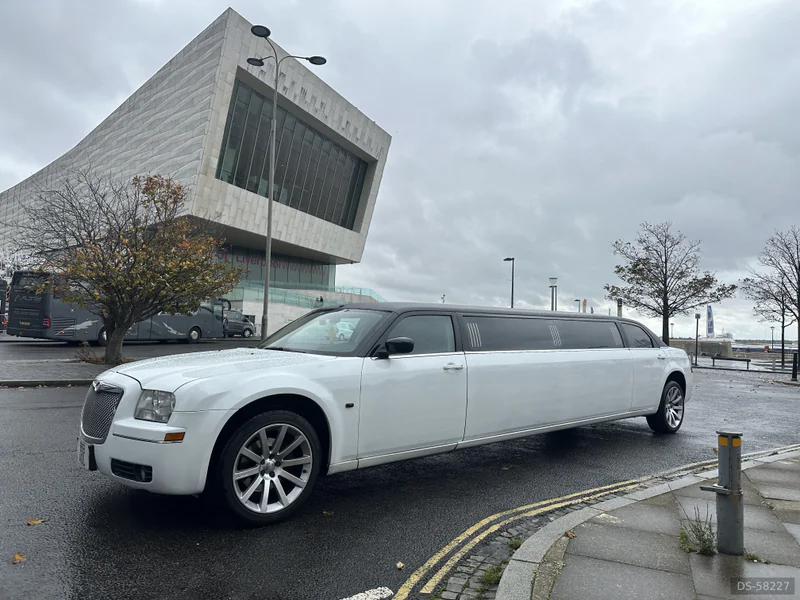 2009 Chrysler 300c Limousine in Liverpool 2