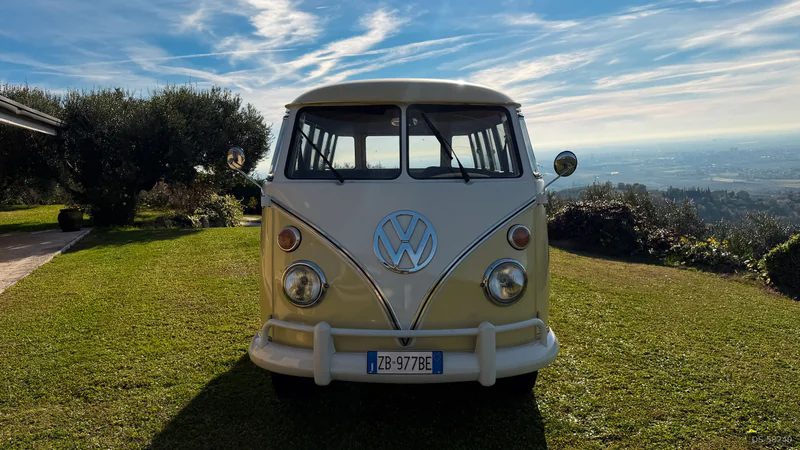 1975 Volkswagen Bus T1 in Verona 5