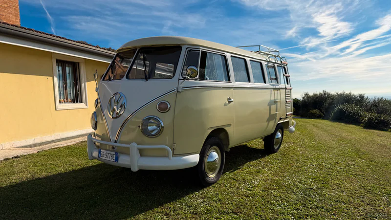 1975 Volkswagen Bus T1 in Verona 6