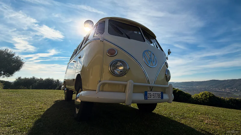 1975 Volkswagen Bus T1 in Verona 7