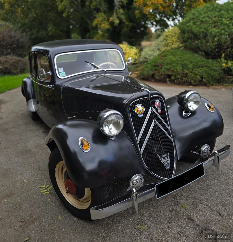 1954 Citroen Traction Avant in Byfield, Daventry