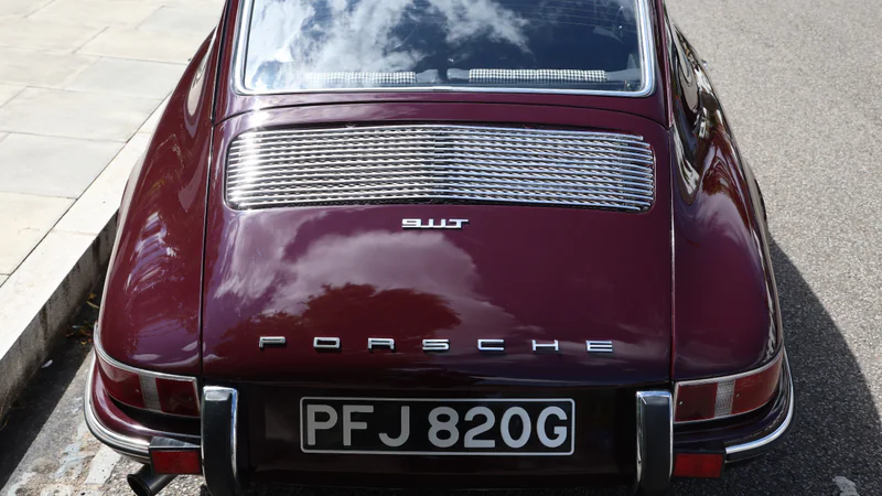 1969 Porsche 911 in London 10