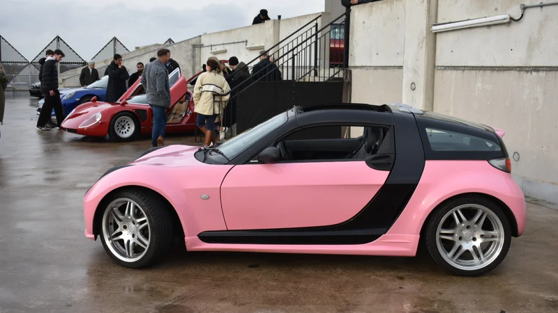 2004 Mercedes-Benz Smart Roadster Brabus Coupe 'Lady Penelope' in Borehamwood 2