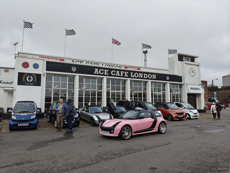 2004 Mercedes-Benz Smart Roadster Brabus Coupe 'Lady Penelope' in Borehamwood 5