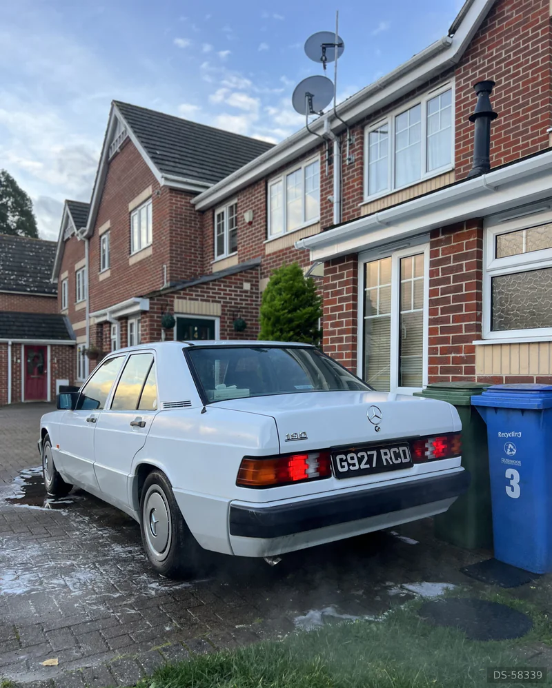 1989 Mercedes-Benz 190 in Aldershot 3