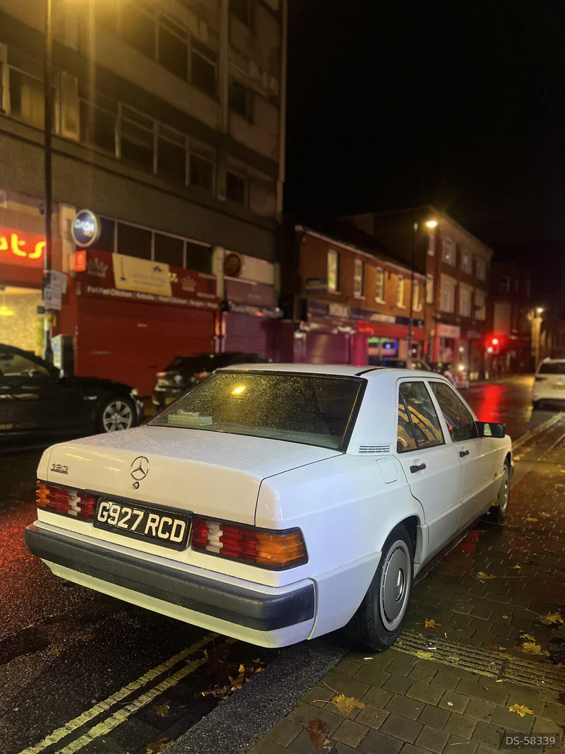 1989 Mercedes-Benz 190 in Aldershot 5