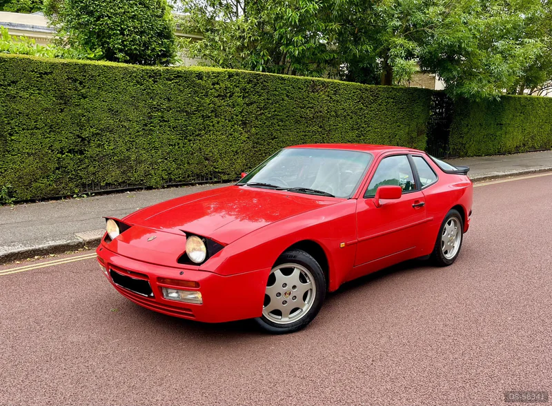 1990 Porsche 944 S2 in London 6