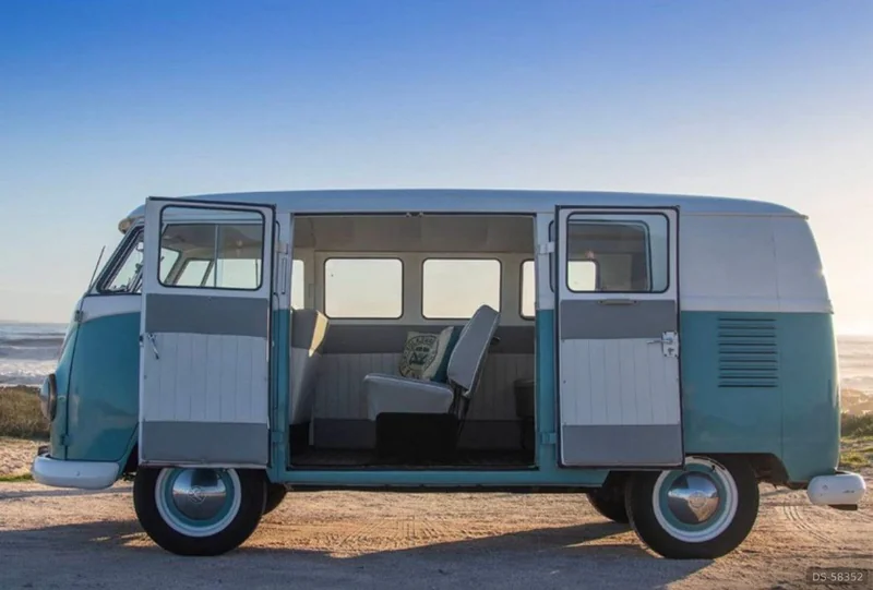 1957 Volkswagen Kombi Splitscreen in Cape Town 9