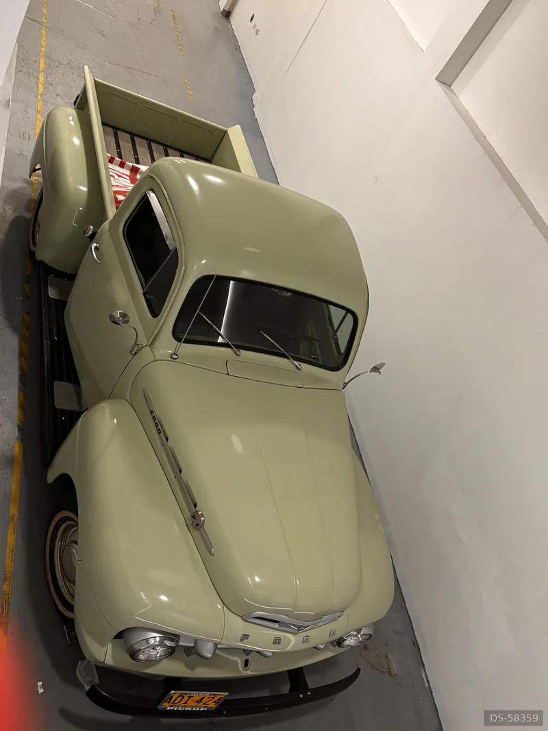 1952 Ford F100 in Bogotá 2