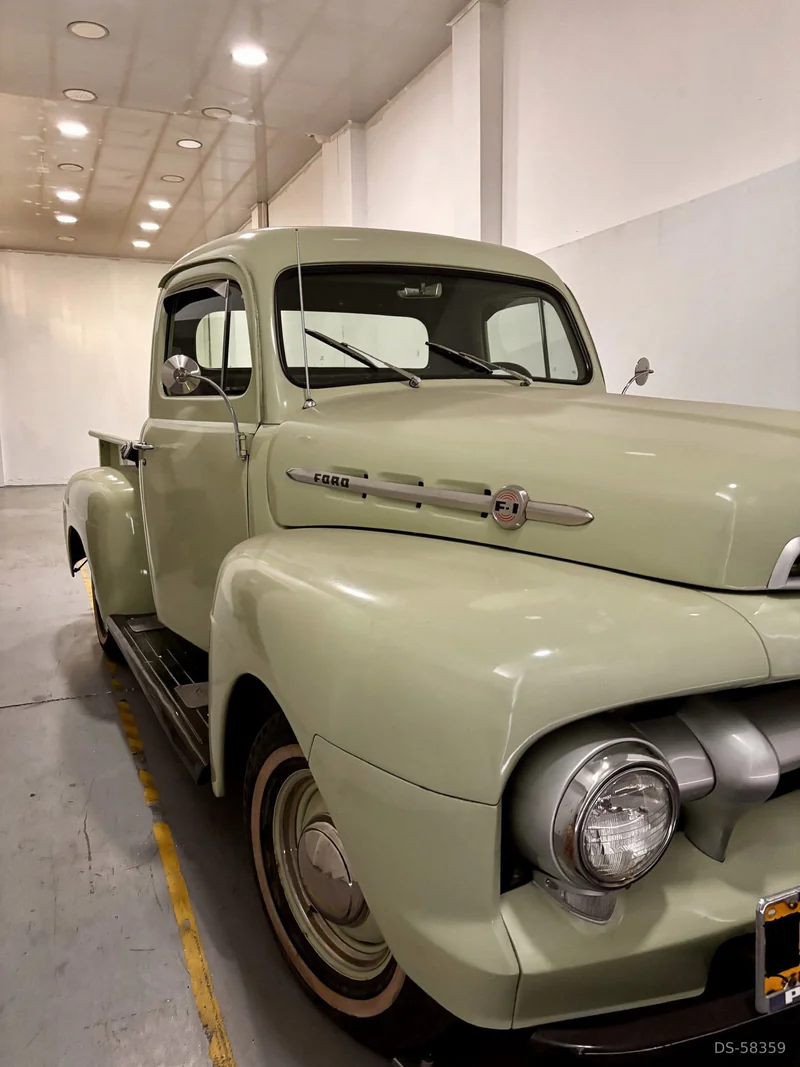 1952 Ford F100 in Bogotá 3
