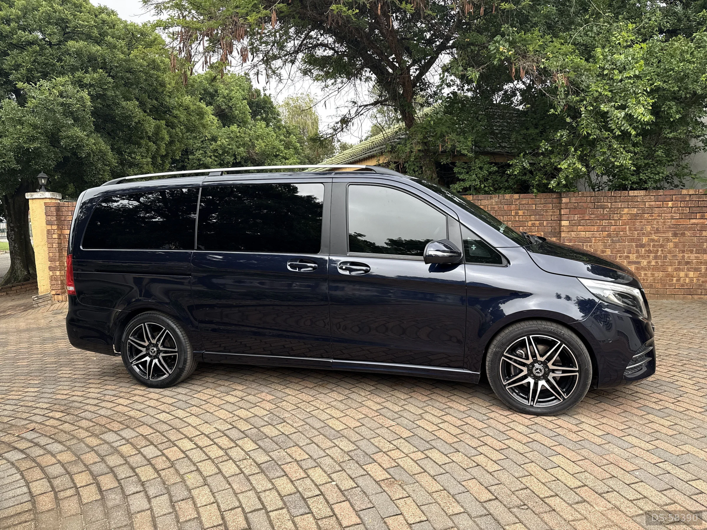 2021 Mercedes-Benz V300d