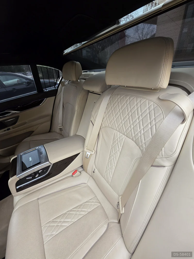 2020 BMW 730 D X-drive in Sofia 10