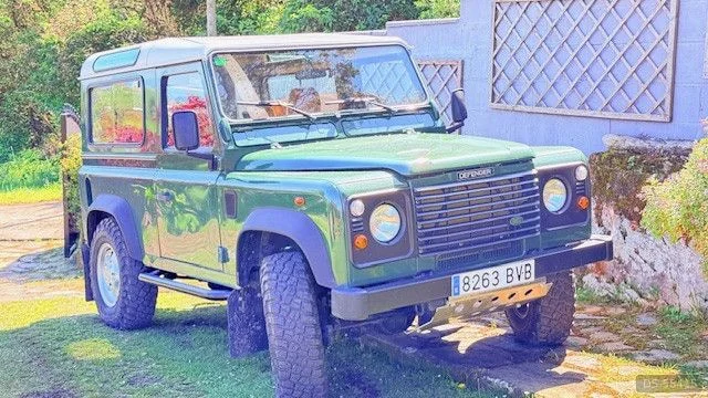 2002 Land Rover Defender in Bilbao 5