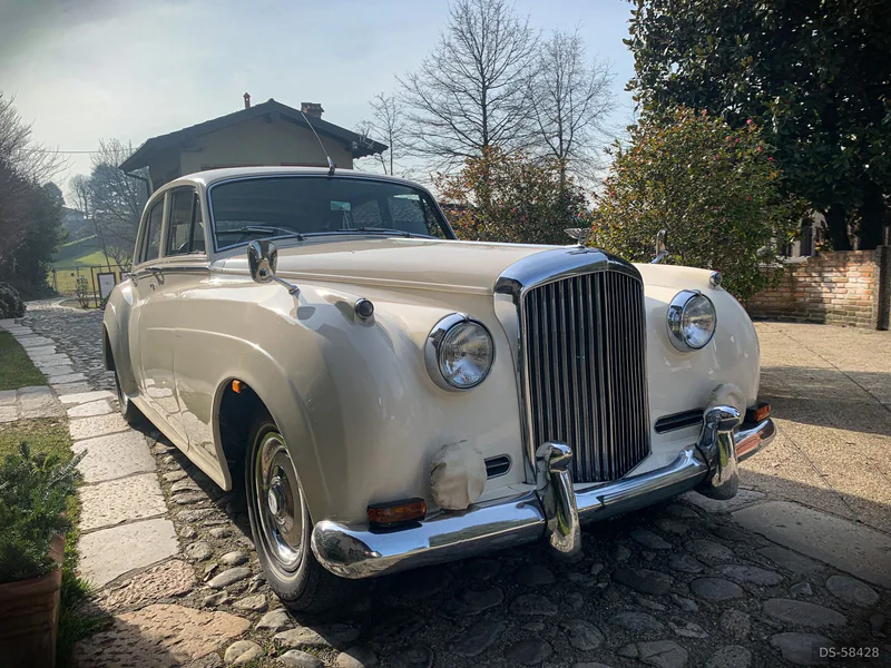 1961 Bentley S1 in Seregno 13