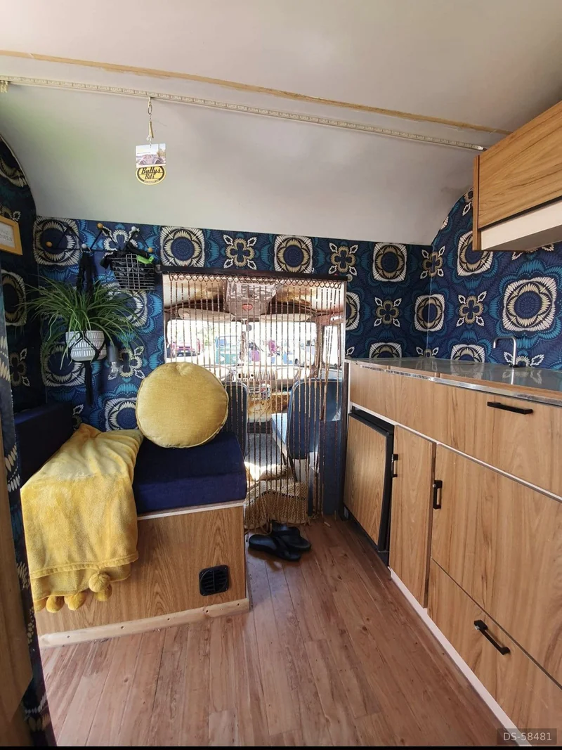 1962 Volkswagen Motor Caravan Special in Northampton 4