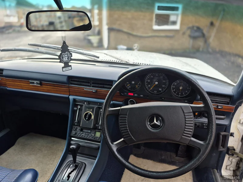 1975 Mercedes-Benz 280 Se in Waltham Abbey 9