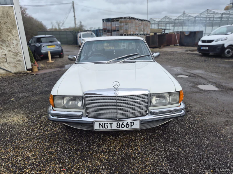 1975 Mercedes-Benz 280 Se in Waltham Abbey 4