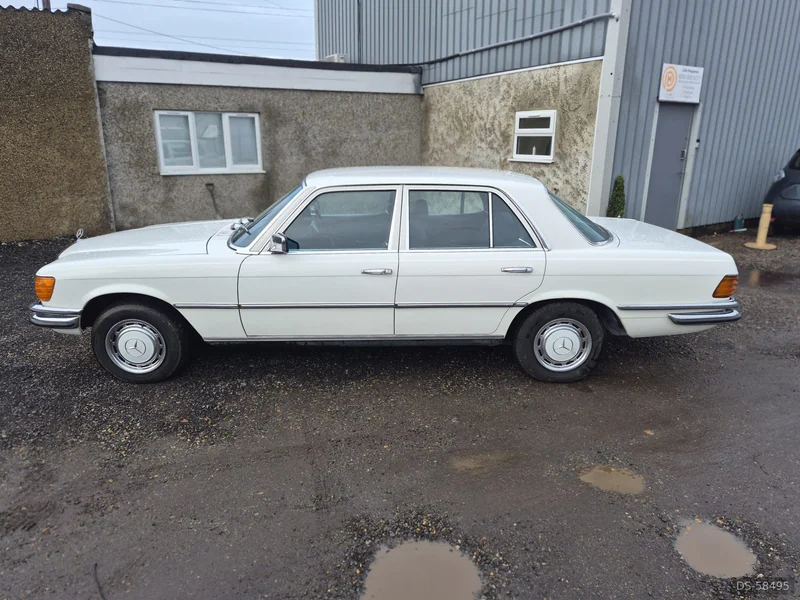 1975 Mercedes-Benz 280 Se in Waltham Abbey 2