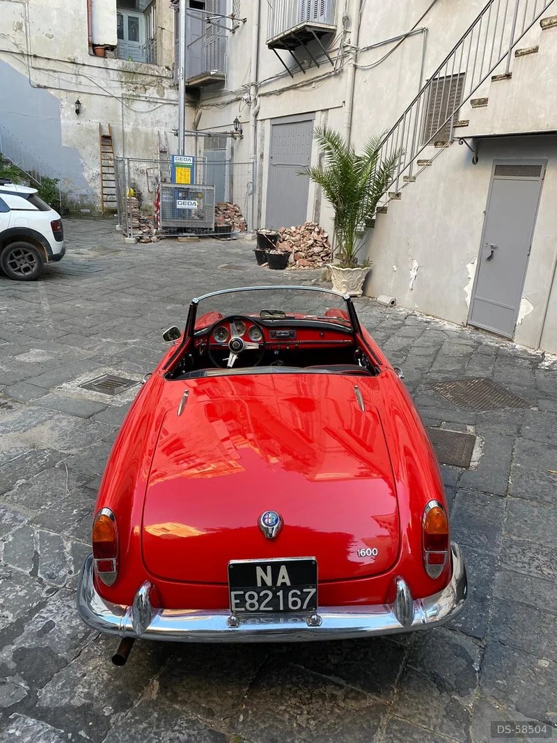 1962 Alfa Romeo Giulia 1600 in Napoli 3