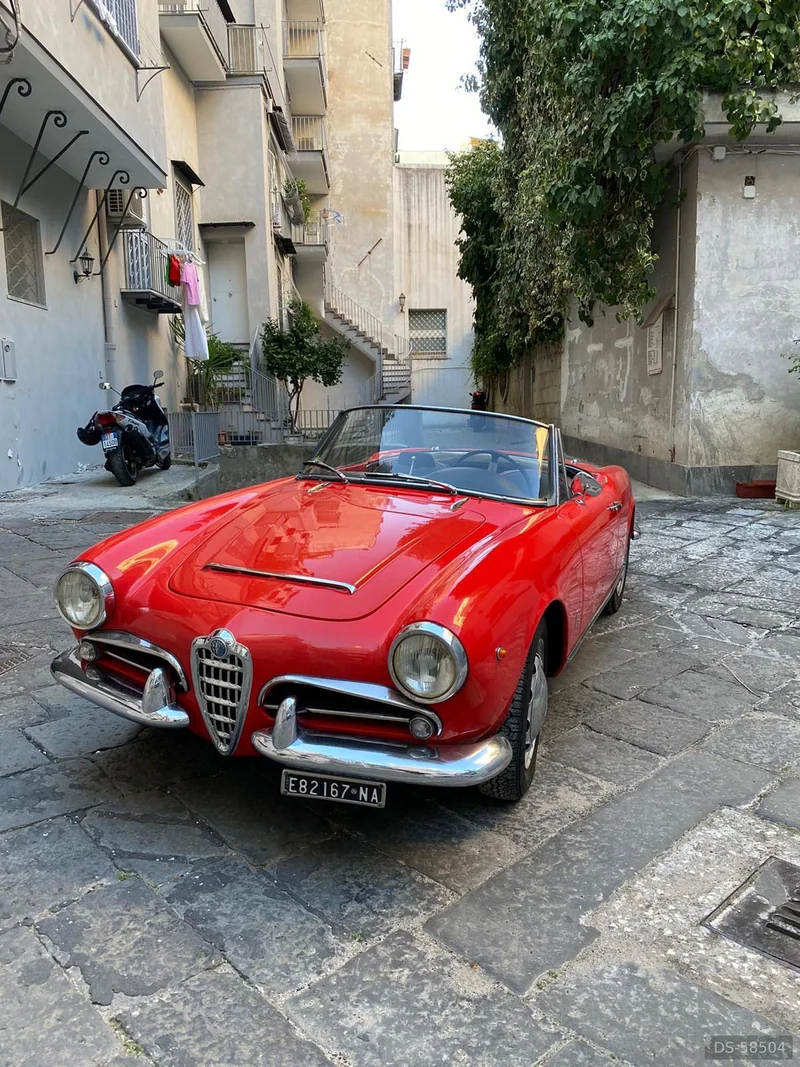 1962 Alfa Romeo Giulia 1600 in Napoli 2