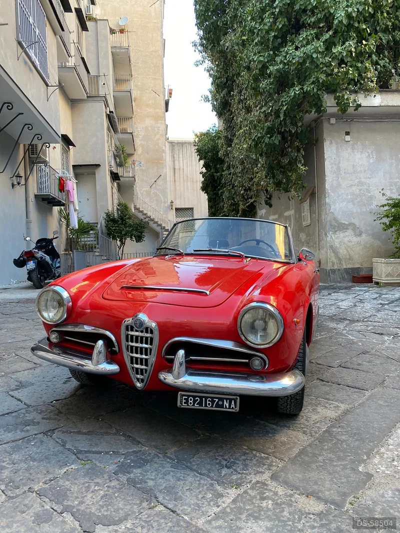 1962 Alfa Romeo Giulia 1600 in Napoli 4