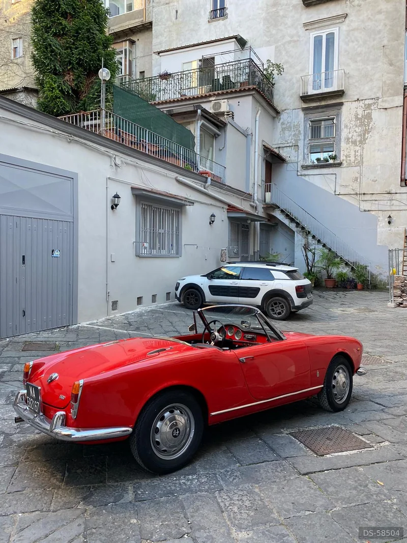 1962 Alfa Romeo Giulia 1600 in Napoli 5