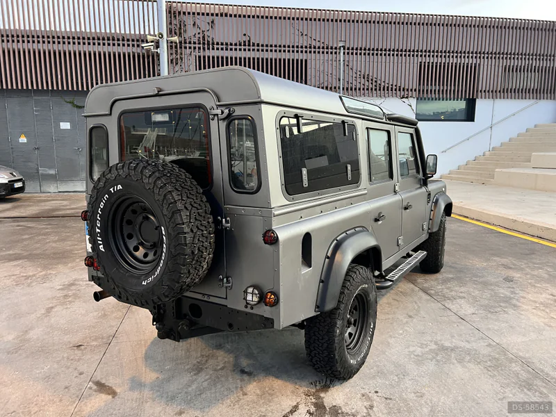 2008 Land Rover Defender 110 in Barcelona 3