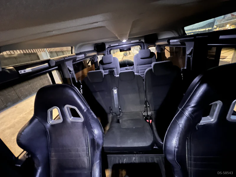 2008 Land Rover Defender 110 in Barcelona 6