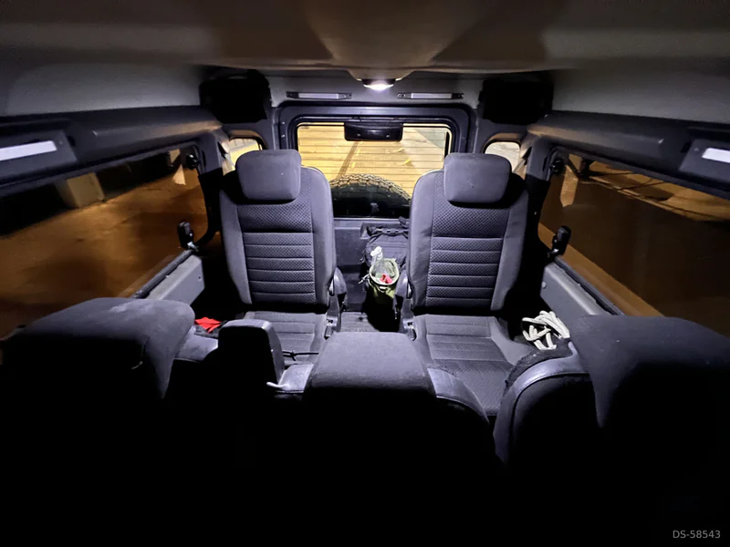 2008 Land Rover Defender 110 in Barcelona 9
