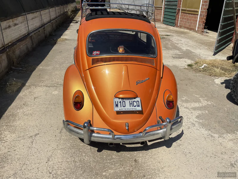1962 Volkswagen Beetle in Barcelona 3