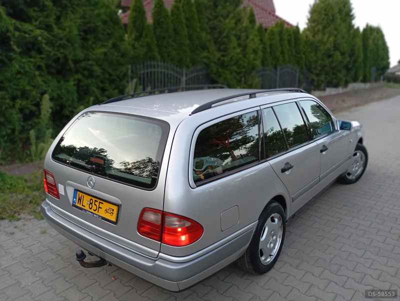 1998 Mercedes-Benz E290 in Janówek Pierwszy 6