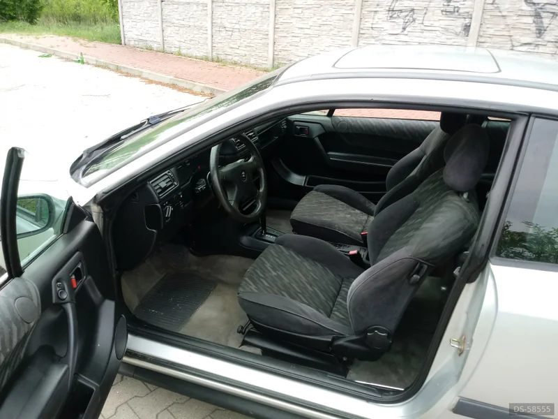 1993 Opel Calibra in Janówek Pierwszy 5