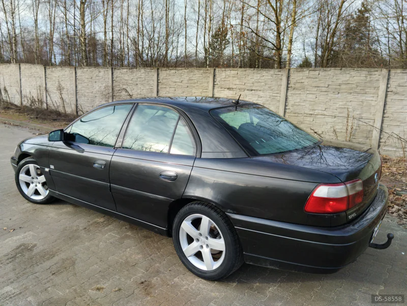 2002 Opel Omega in Warszawa 2