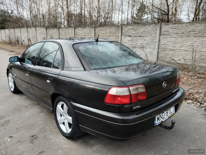 2002 Opel Omega in Warszawa 4