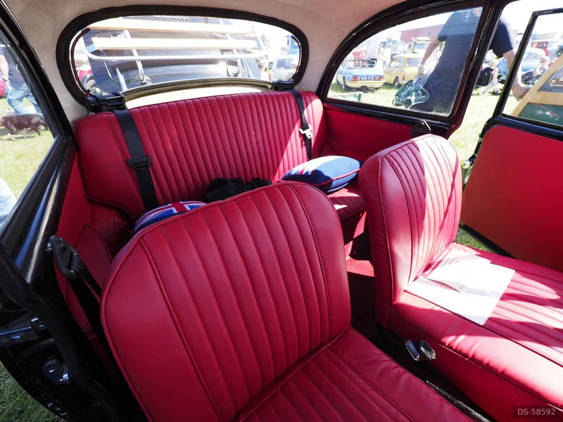 1962 Morris Minor 1000 in Durham 7