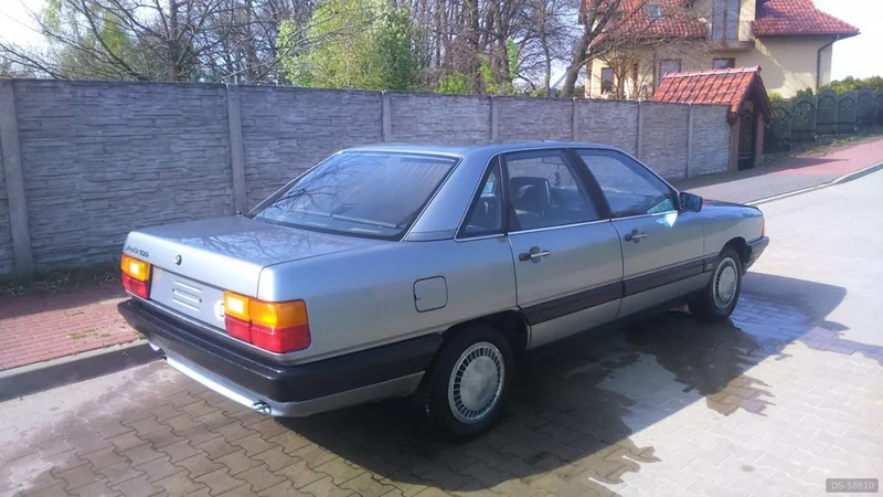 1984 Audi 100 in Janówek Pierwszy 5
