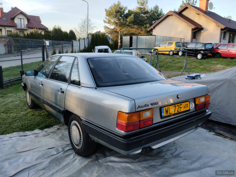 1984 Audi 100 in Janówek Pierwszy 3