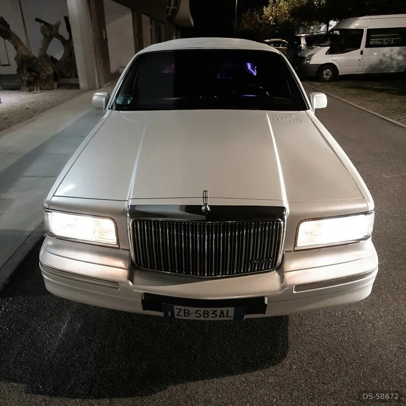 1997 Ford Lincoln Town Car Limousine in Castiglione Delle Stiviere 4