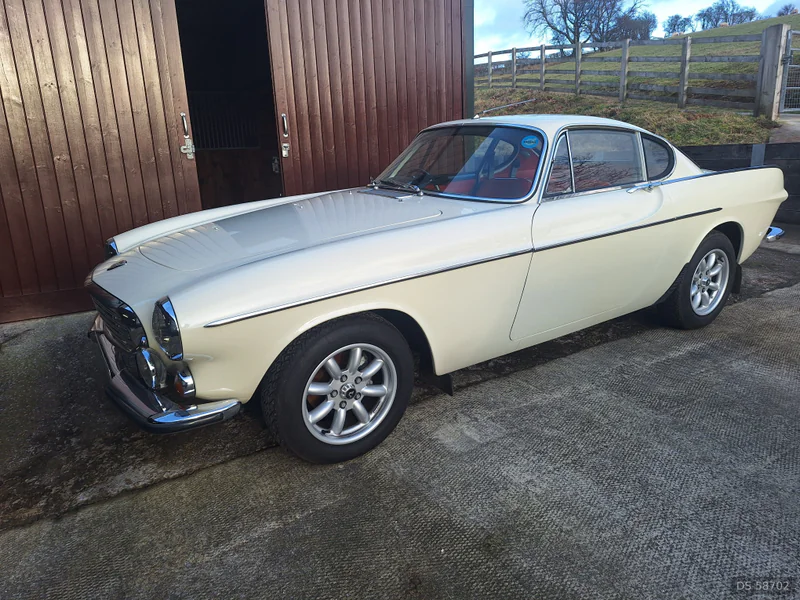 1968 Volvo P1800s in Llangadog 4