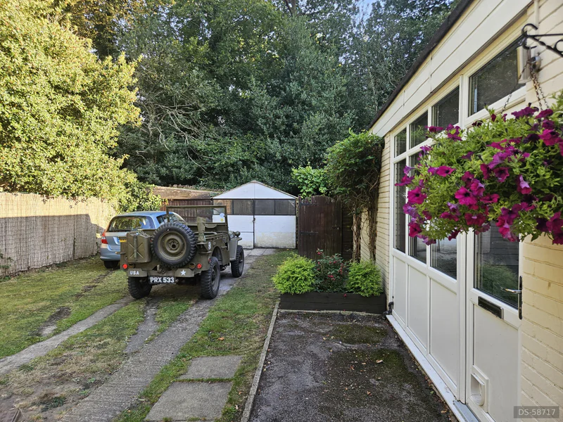 1943 Willys Jeep in Desborough 3