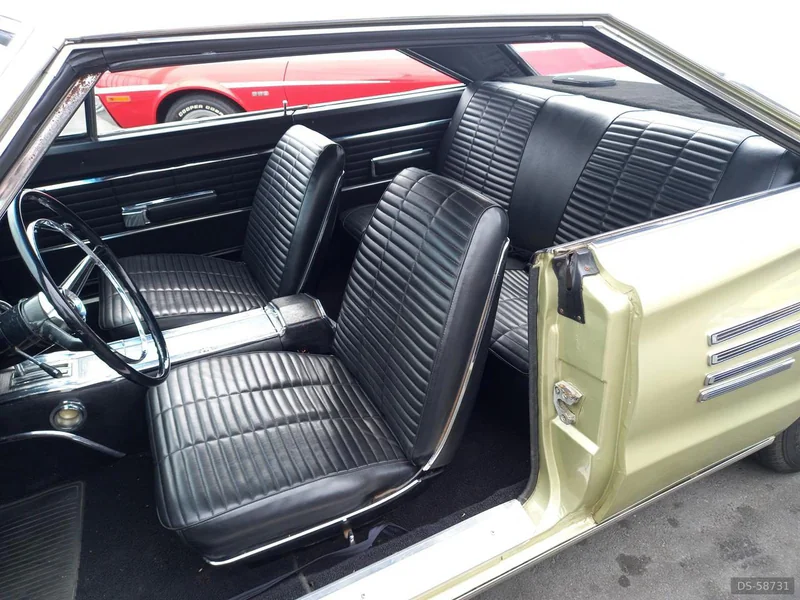 1966 Dodge Coronet in Wellington 7