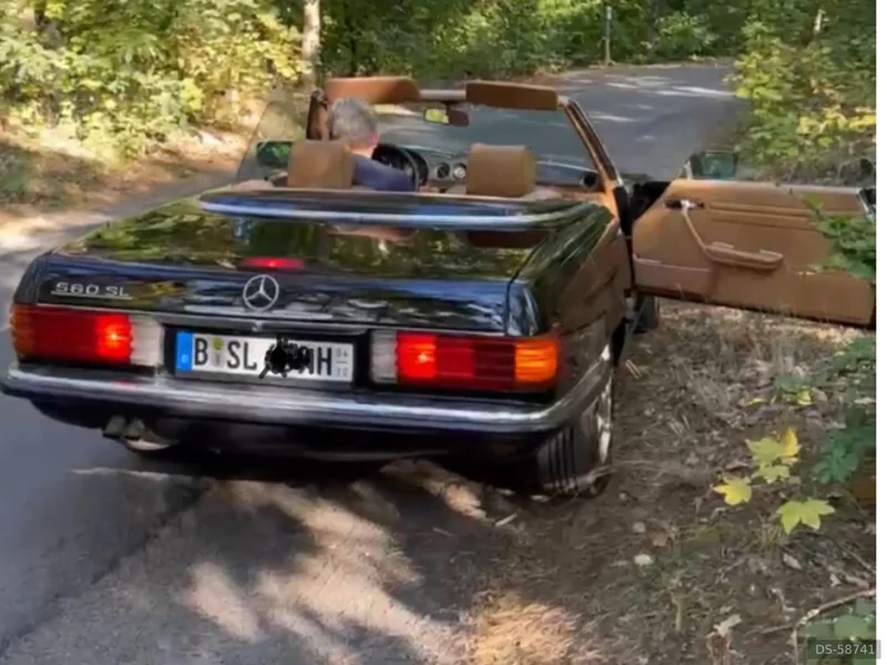 1988 Mercedes-Benz 560 Sl W107 Cabriolet in Berlin 3