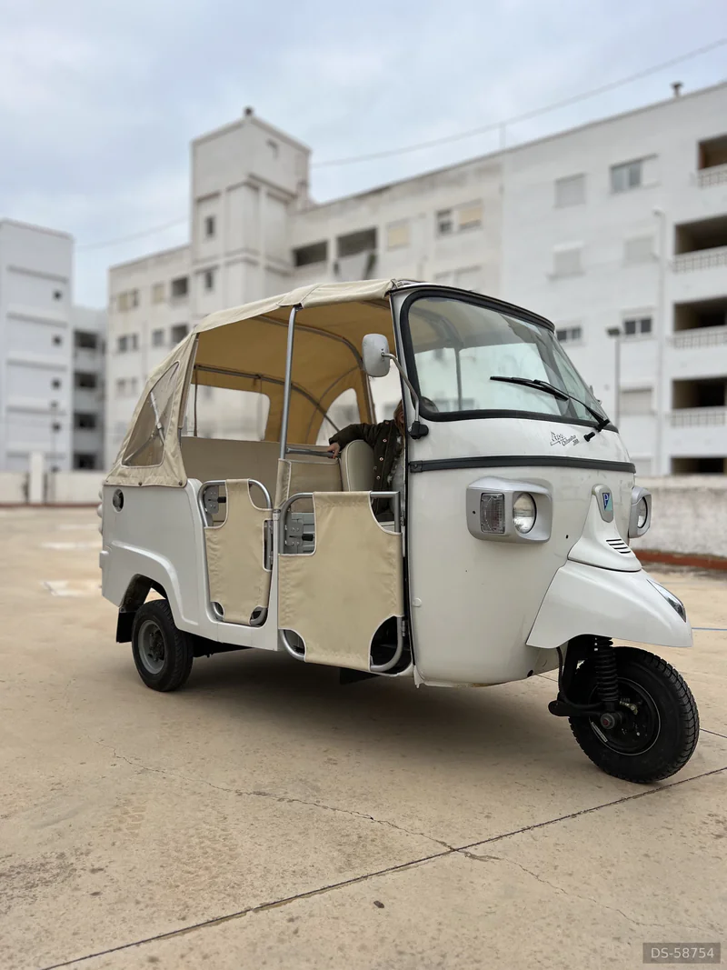 2010 Piaggio Tuc Tuc Ape Calessino in El Perellonet 4