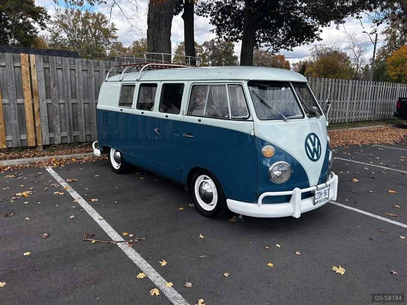1965 Volkswagen Bus in Ridgeway