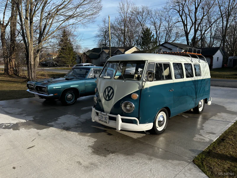 1965 Volkswagen Bus in Ridgeway 2