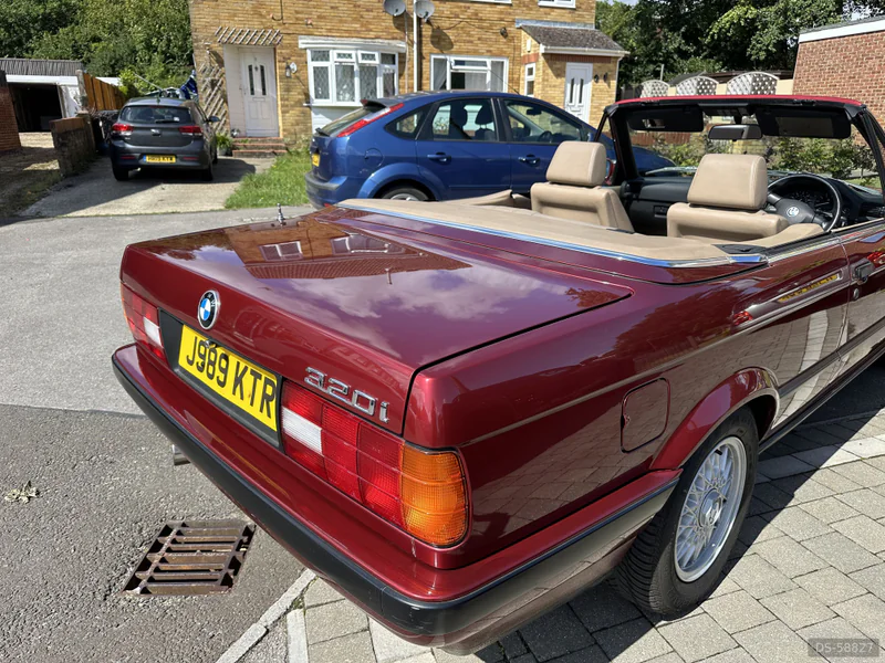 1990 BMW 320i Convertible in Fareham 4