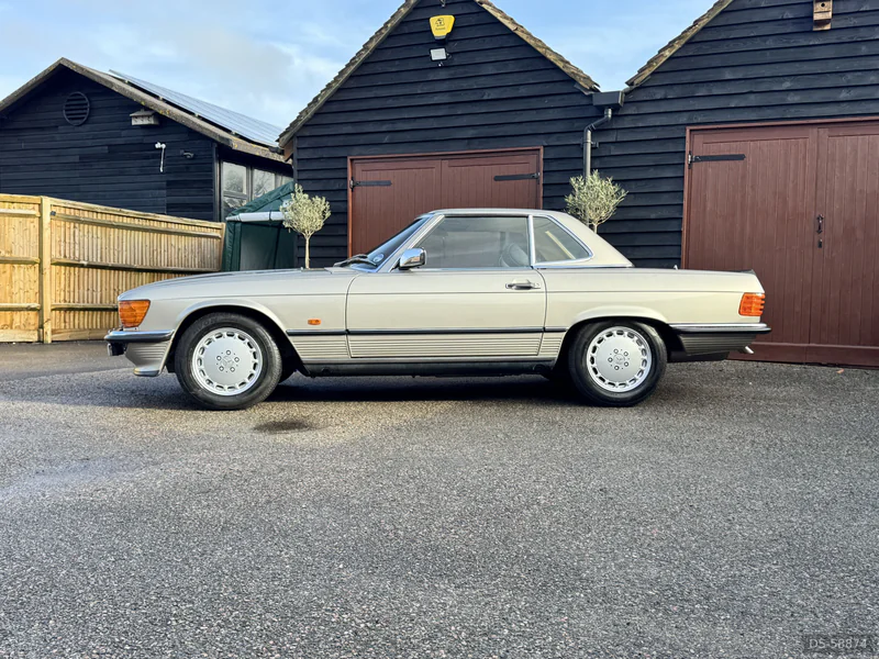 1989 Mercedes-Benz 300sl R107 in Horsham 4