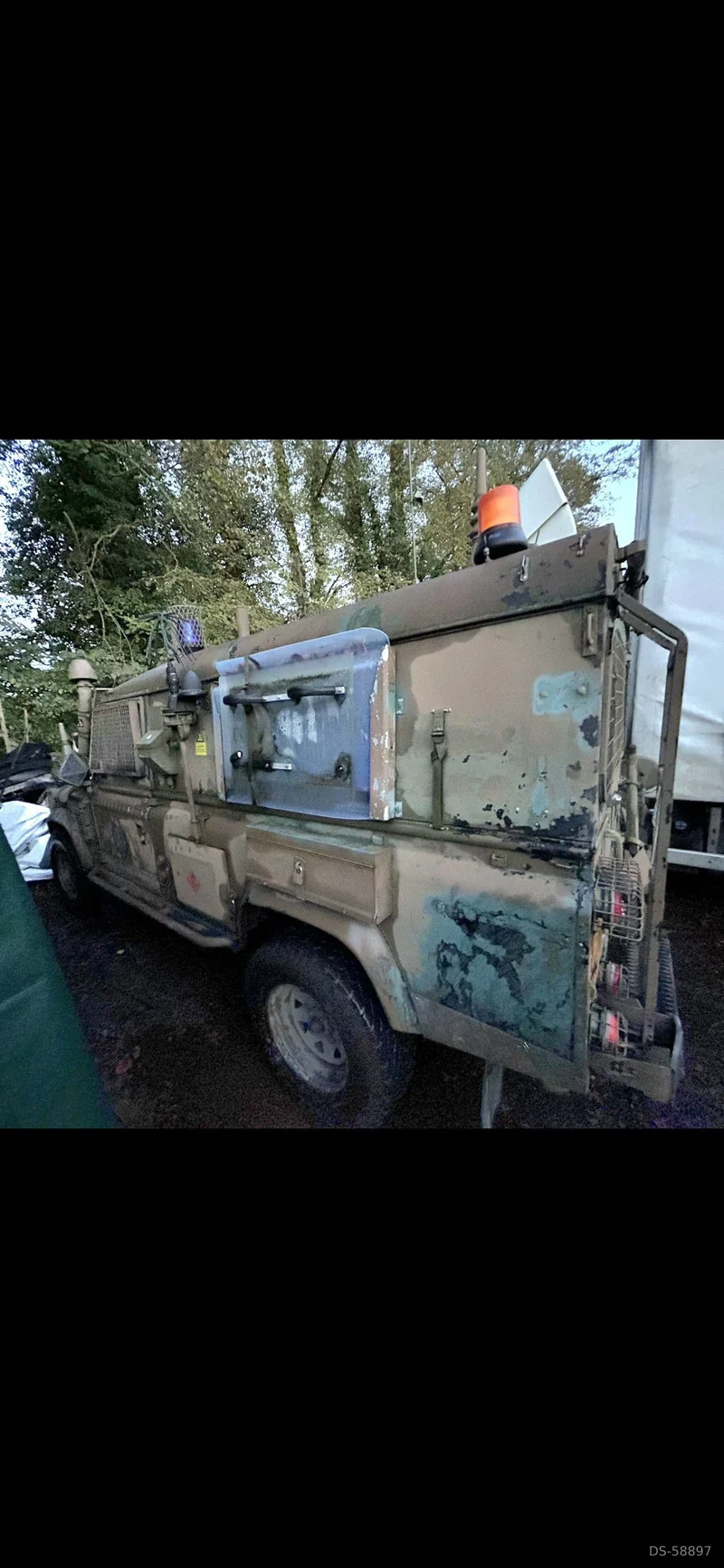 1986 Land Rover Defender 110 in Horley 2