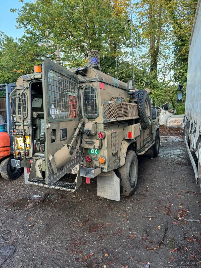 1986 Land Rover Defender 110 in Horley 3